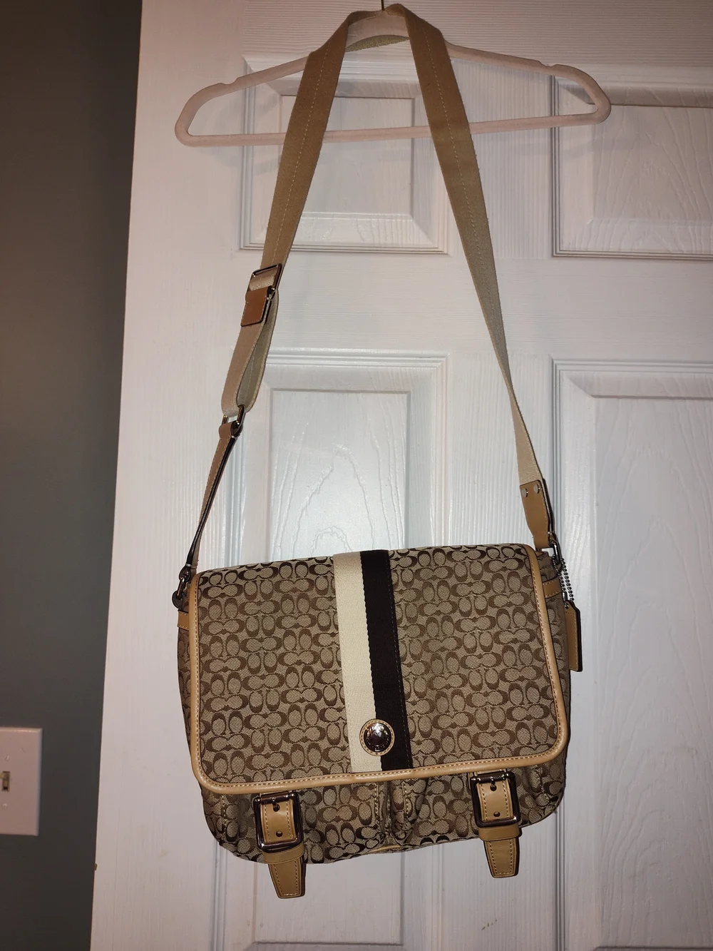 Coach classic signature